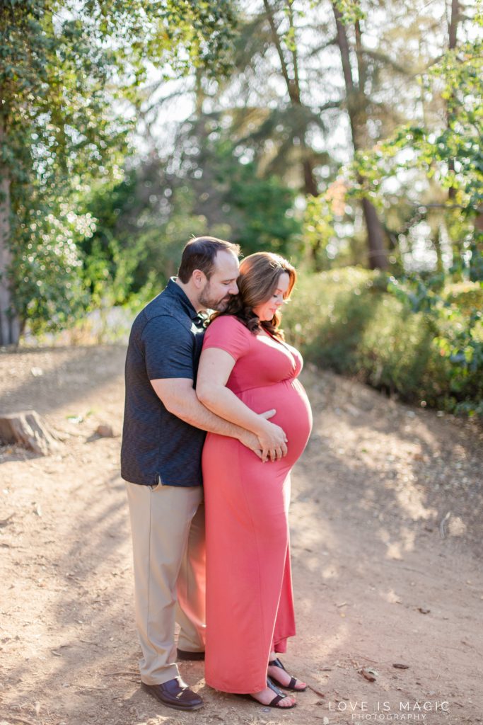 maternity couple poses