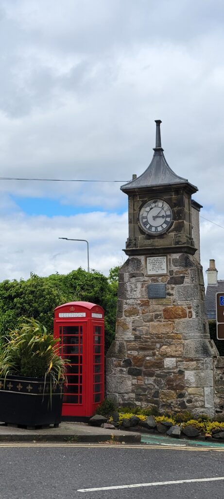FIFE ENGAGEMENT PHOTOS IN ABERDOUR ABERDOUR clock