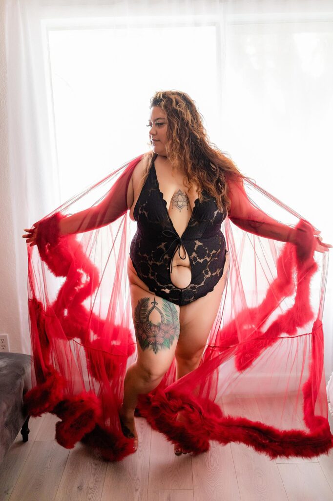 plus size, red feather robe, Edinburgh Boudoir Photography plus size, red feather robe, Edinburgh Boudoir Photography