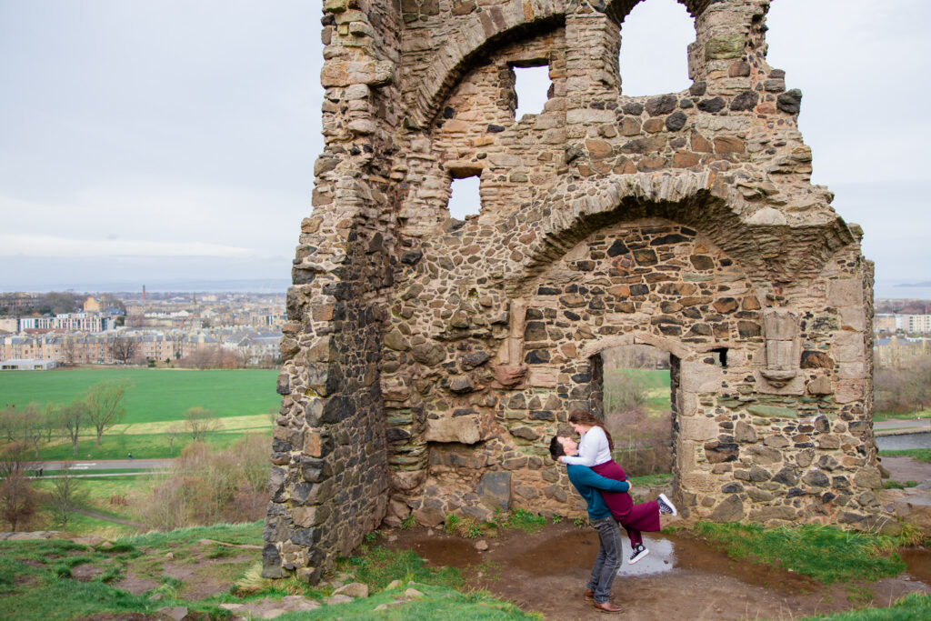 lift kiss on a hillside